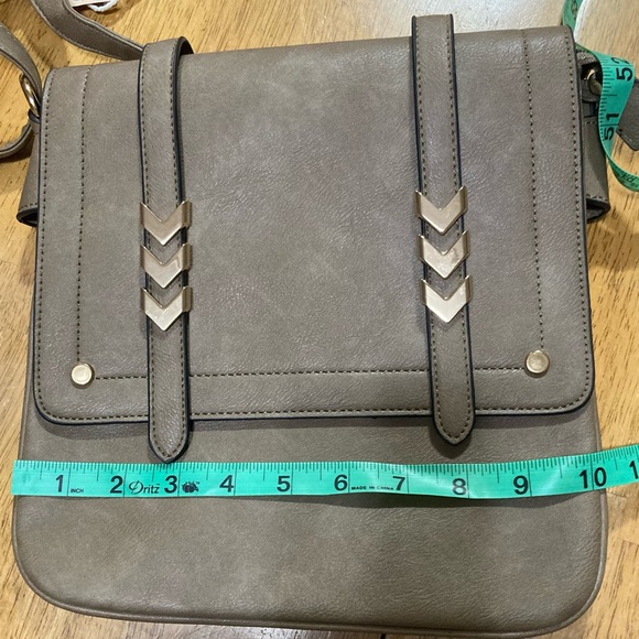 Beautiful lead safe cross body bag approved vegan light brown 10”wide 11”tall ! - Picture 6 of 7